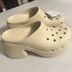 NWT Crocs Siren Women's 11 Cream Platform Clogs